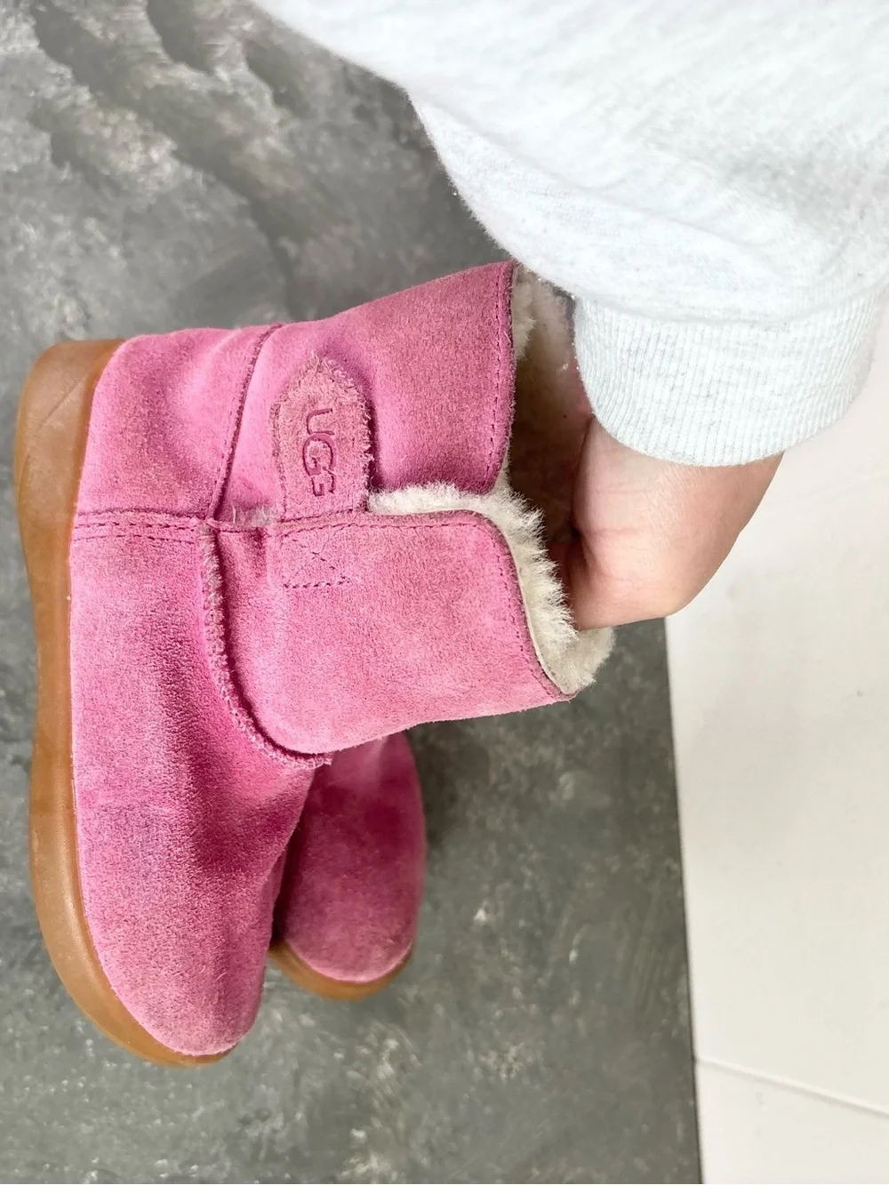 UGG Toddler Keelan boots suede exterior plush shearling lining pink size 8